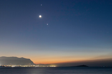 初一必读书目有哪些